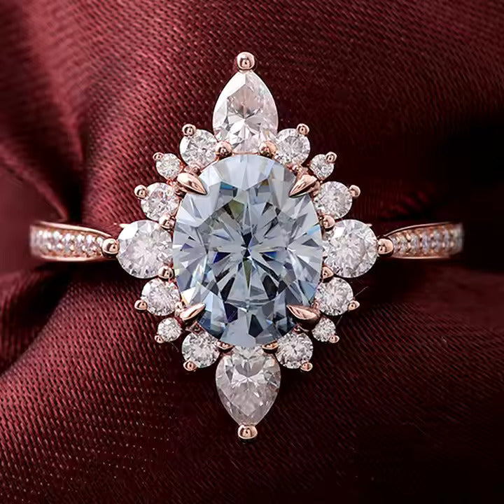 Couronne d'Étoiles — Bague Ovale Moissanite et Diamants en Or 14K