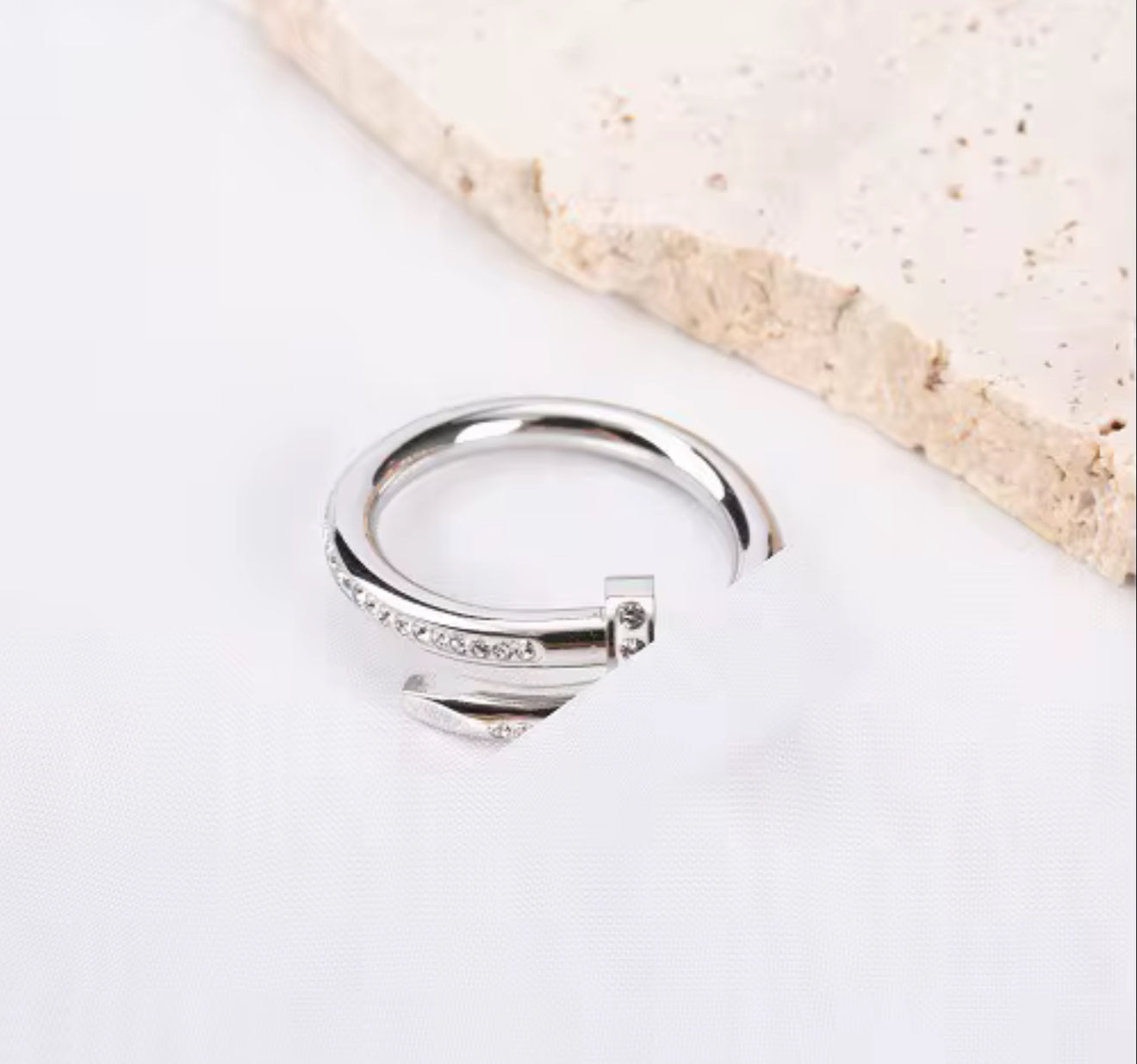 Bague Clou royal