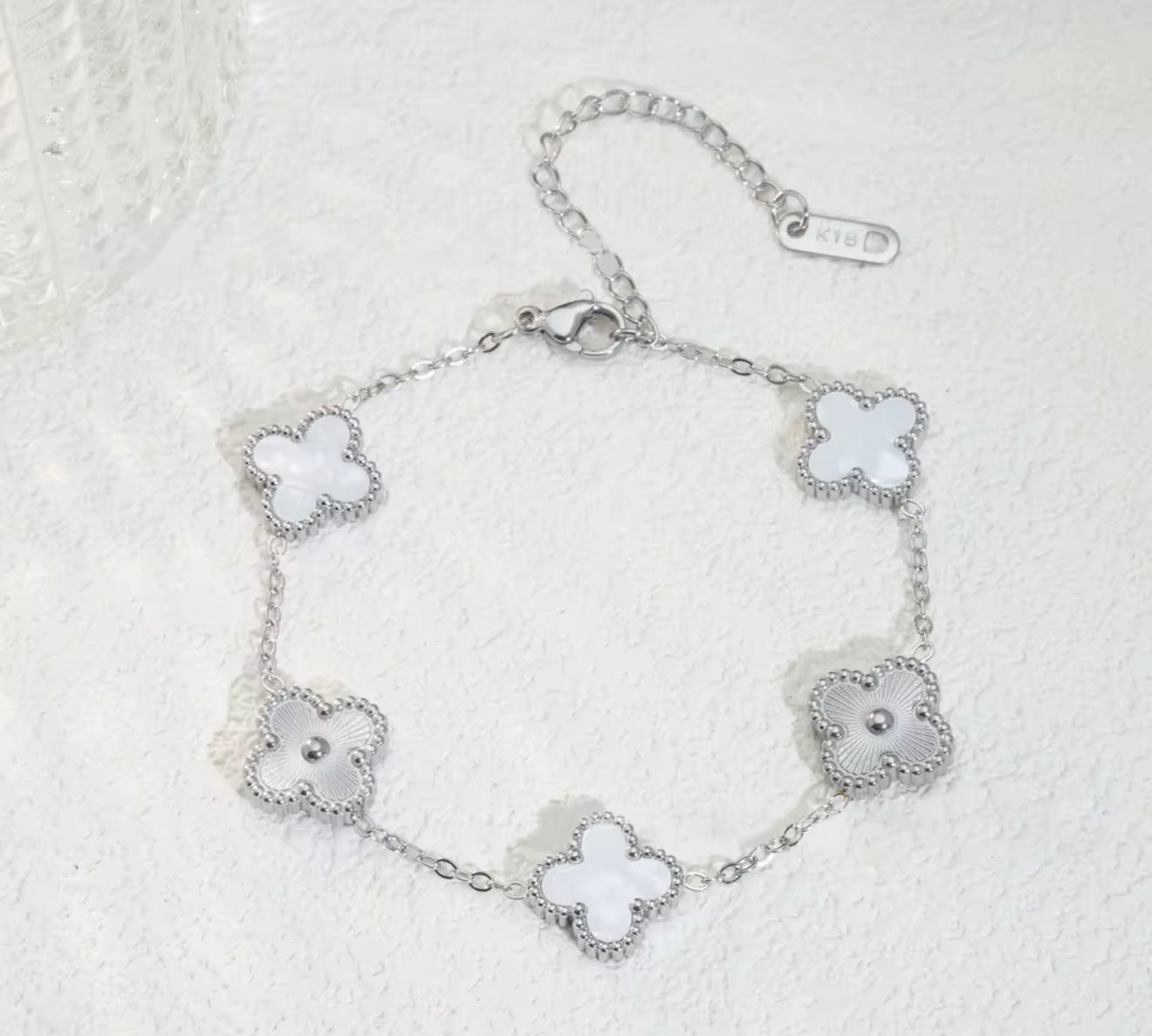 Bracelet Trèfle à quatre feuilles argentées