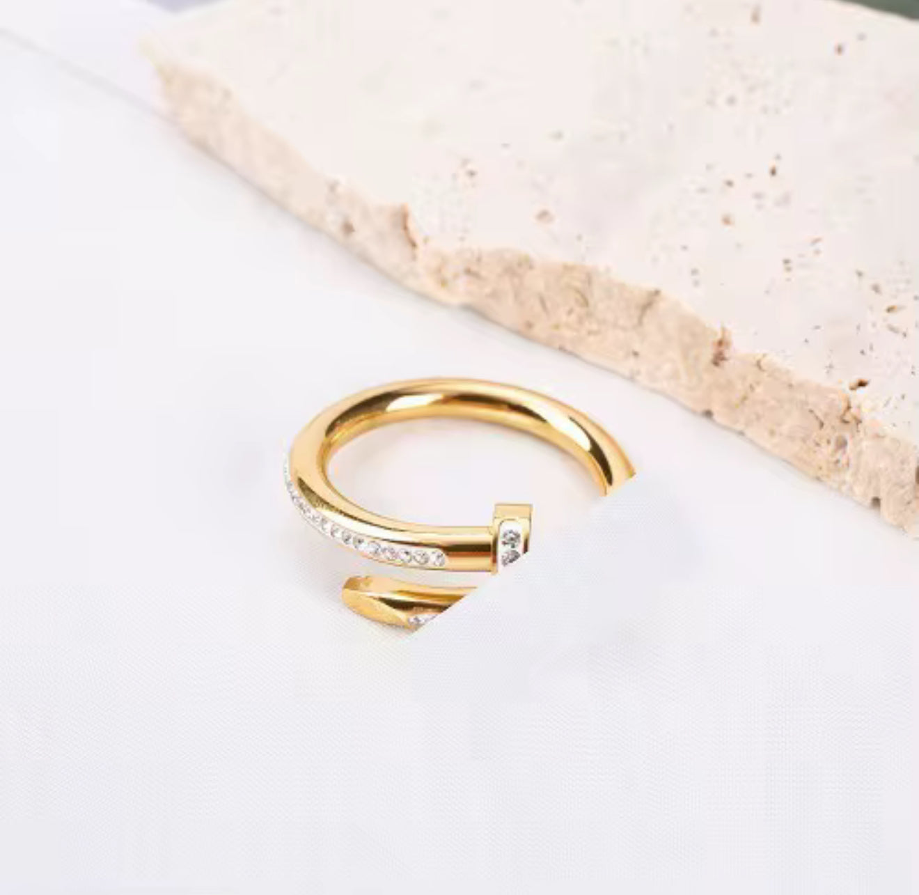 Bague Clou royal