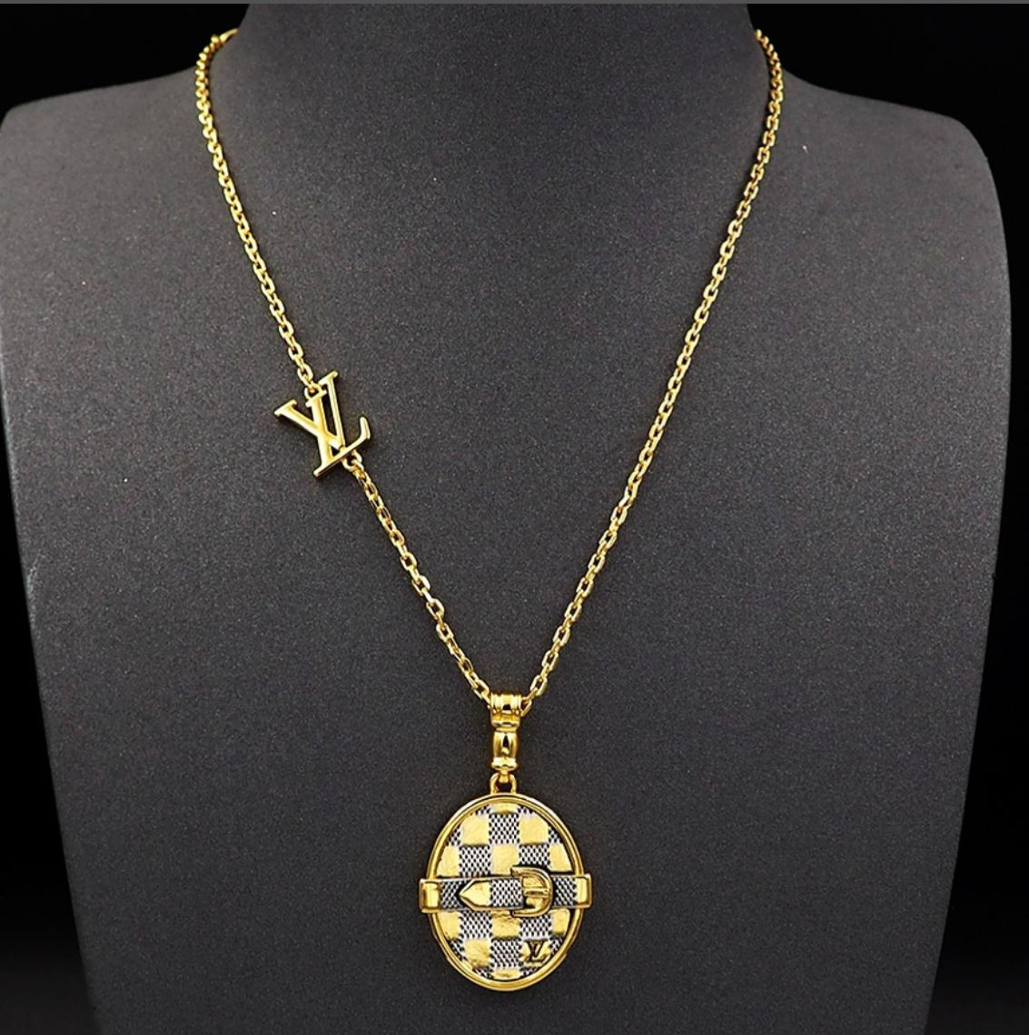 Collier LVX  en Acier Inoxydable & Gravé