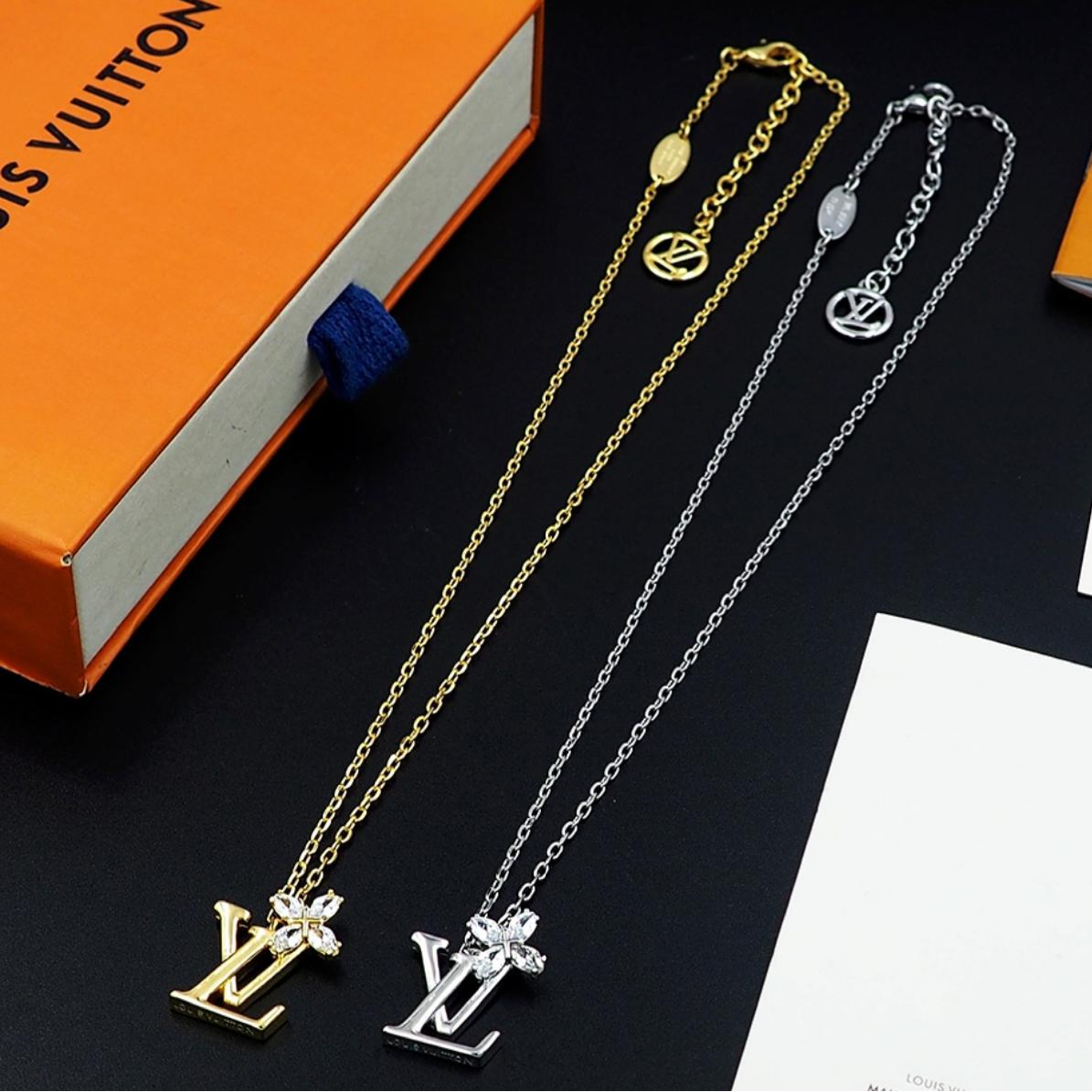 Collier LVX  en Acier Inoxydable & Gravé