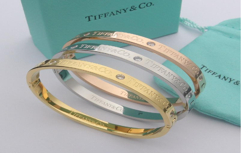Bracelet Tif & co  en Acier Inoxydable & Gravé